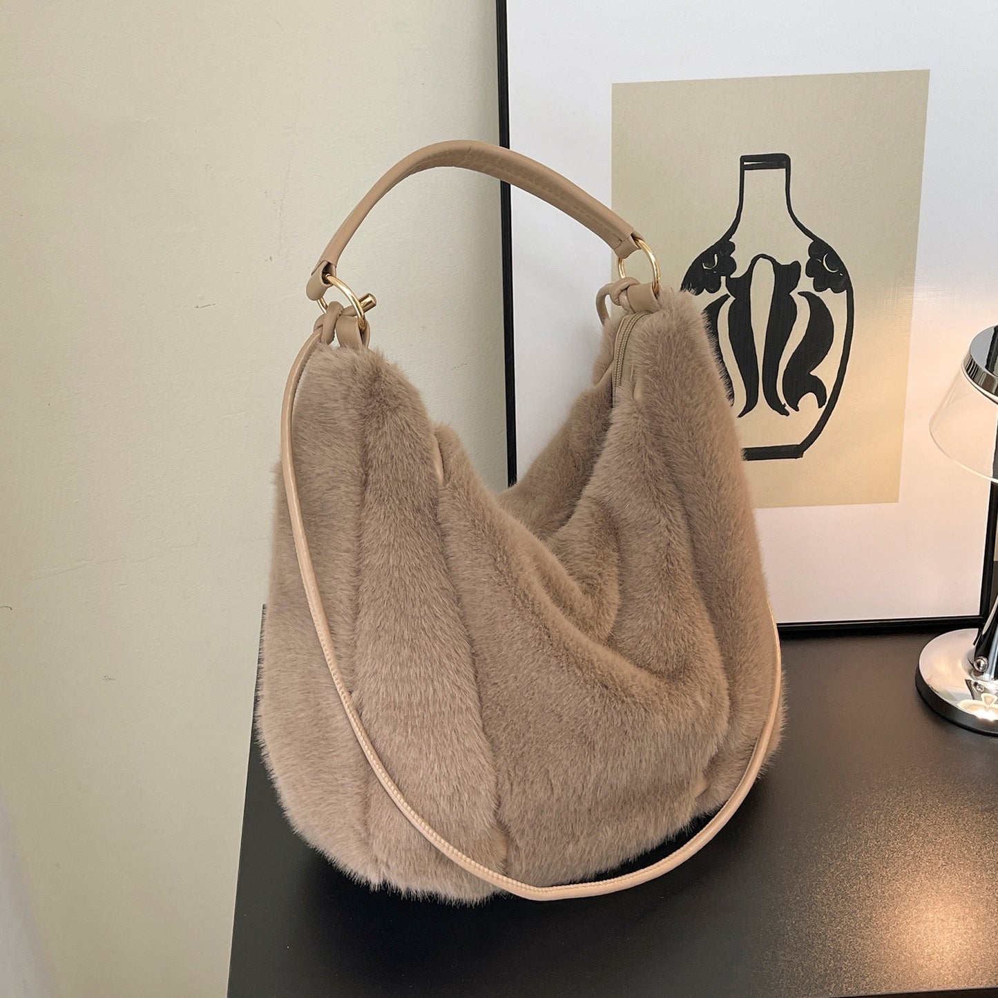 Sac à main en fausse fourrure douce