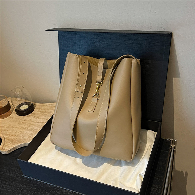 Sac seau élégant en cuir vegan