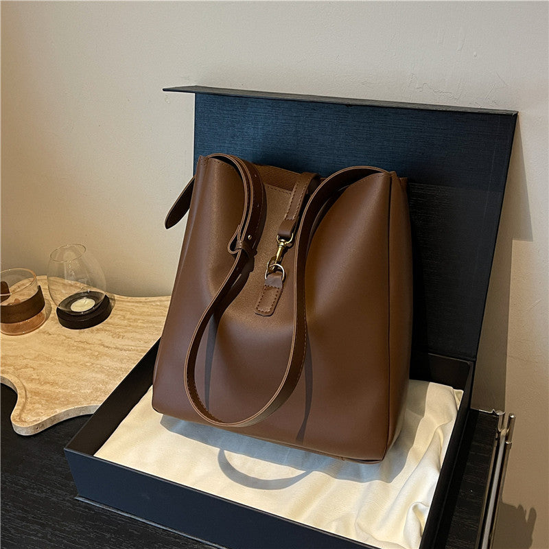 Sac seau élégant en cuir vegan