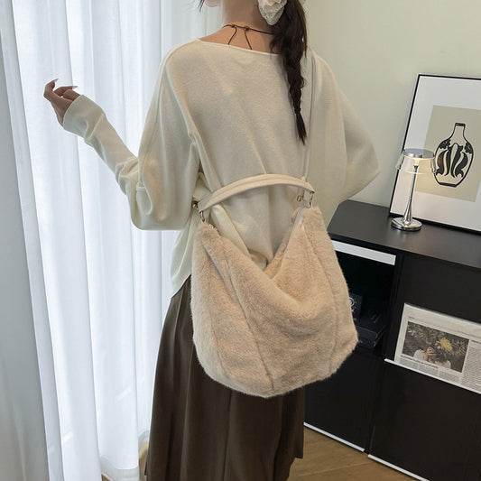 Sac à main en fausse fourrure douce