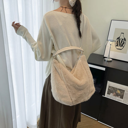 Sac à main en fausse fourrure douce